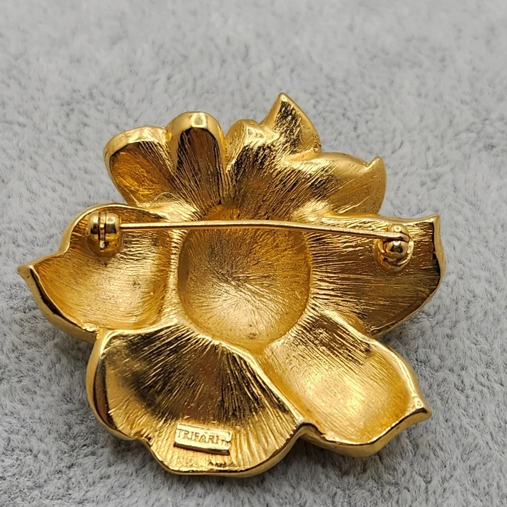 Vintage Trifari Rose Brooch Gold Tone Textured Flower Pin Signed MCM Retro